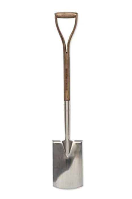 Image of Save 22%: Spear & Jackson Traditional Steel Spade